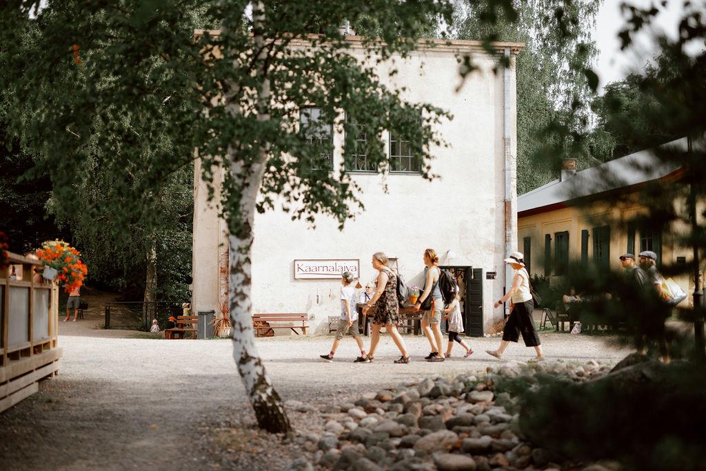 Ryhmä Mathildedalissa.